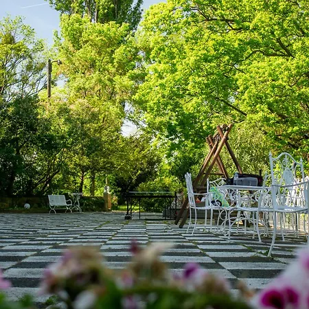 90qm Luxus Im Schloss Cotta *